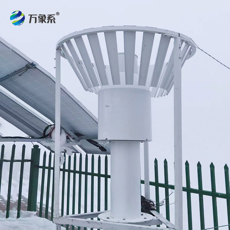 西藏海拔4300米高位安裝稱重式雨雪量監(jiān)測站